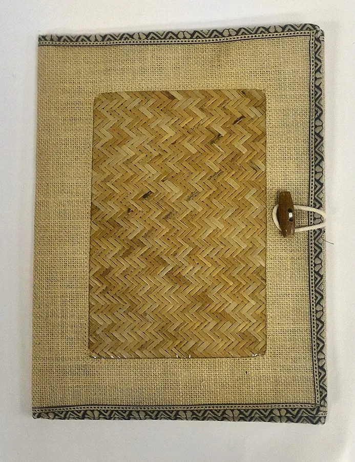 Jute folder, cane panel, clasp (FDR-17)